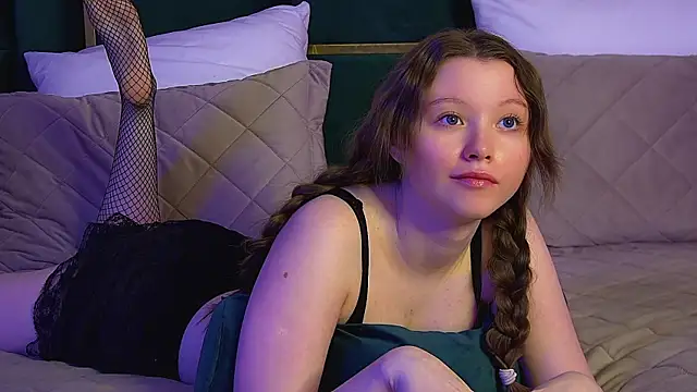 KeiraAsti live sex cam