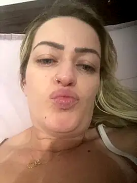 Alerquinasc live sex cam