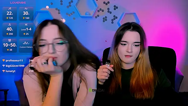 liana_kisses live sex cam