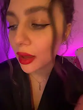 Your_insomniya live sex cam