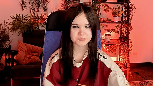 Elainebeness live sex cam