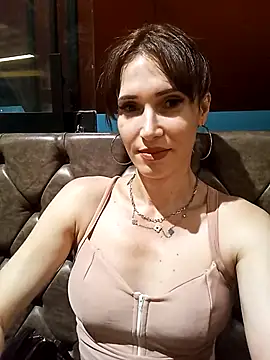 Irresistible24 live sex cam