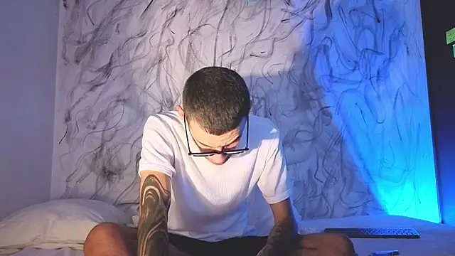 Saturno_v live sex cam