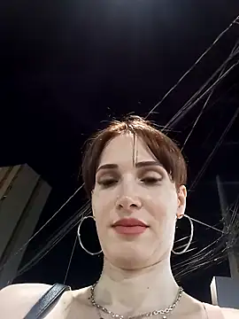 Irresistible24 live sex cam