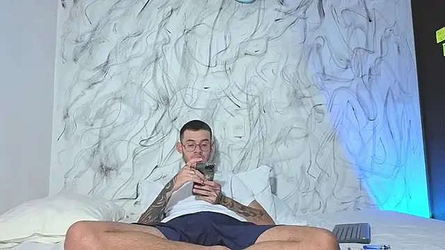 Saturno_v live sex cam