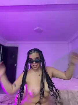 JuanitaMore01 live sex cam