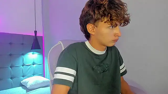 NicolasFerrer18 live sex cam