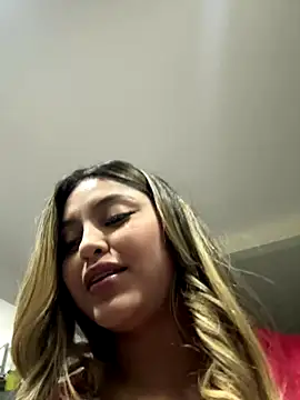 lunablossom_ live sex cam