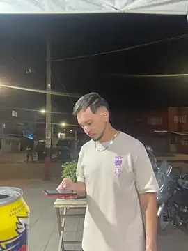 Leonardmoppet live sex cam