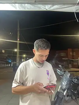 Leonardmoppet live sex cam