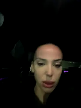 VitoriaCarusso live sex cam