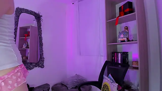 KimberlyJohnsoon live sex cam