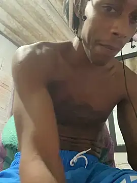 Larry-n-clouds live sex cam