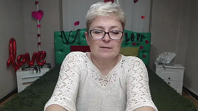 EmiliaGree live sex cam