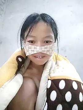 Lilyy-y live sex cam