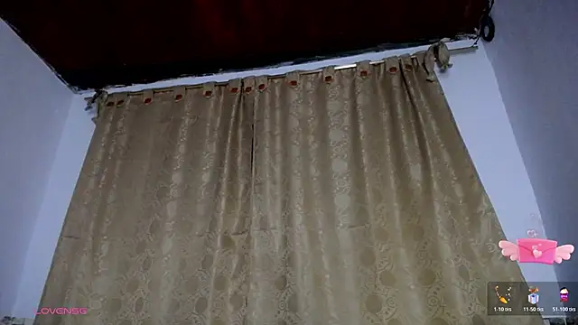 DaraKat18 live sex cam