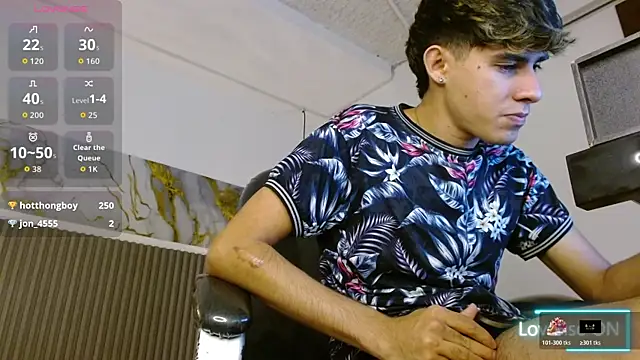 Dyla_n18 live sex cam