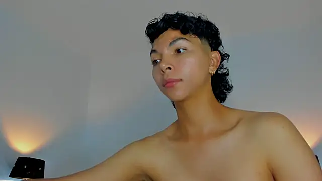 xhenisa_ live sex cam