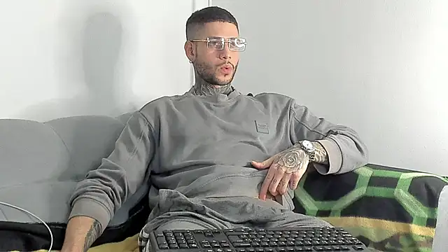 _jamesleandros1 live sex cam