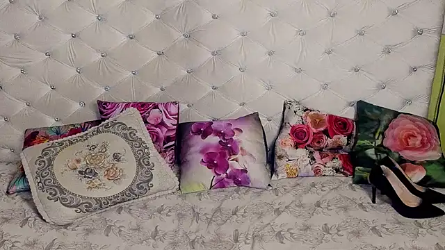 DoraMay live sex cam