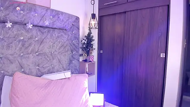 Seraphyne666 live sex cam