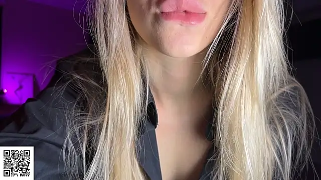 ElysiaXo live sex cam