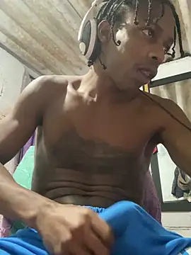 Larry-n-clouds live sex cam