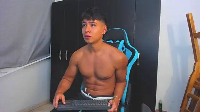 Bray_Kevin live sex cam