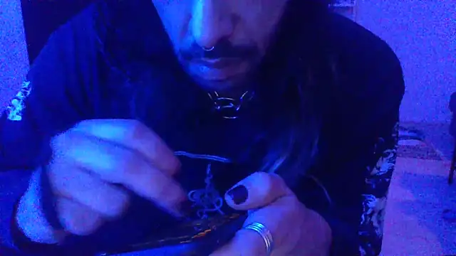 P4RtYBOII92 live sex cam