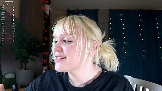 LisaLaas live sex cam