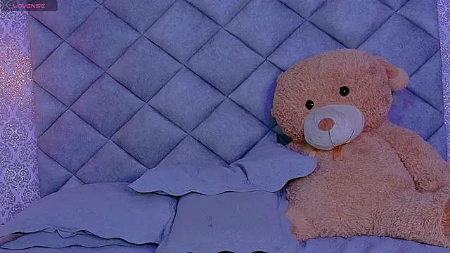 TinyCurlQueen live sex cam