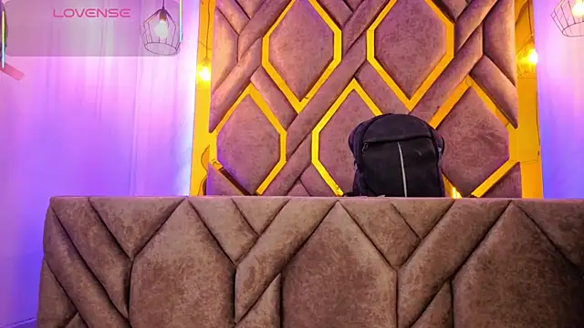 Dom_venena live sex cam