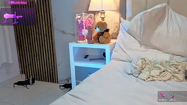 NoahCampbell live sex cam