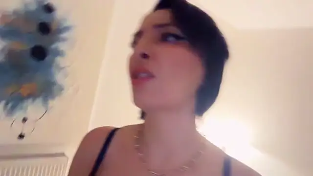 ChloeXSecret live sex cam