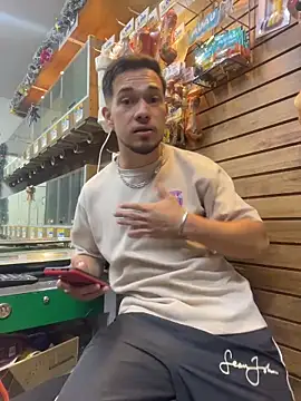 Leonardmoppet live sex cam