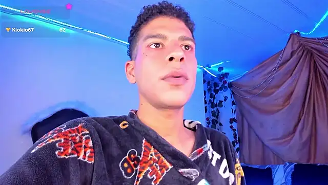 Ethan_Boyy live sex cam