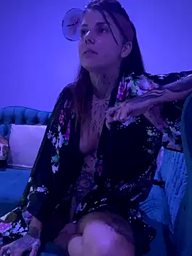 Izy_cute_ live sex cam