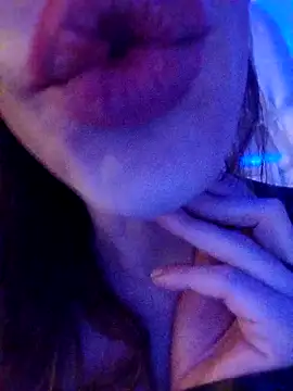 Luna_Kitanna live sex cam