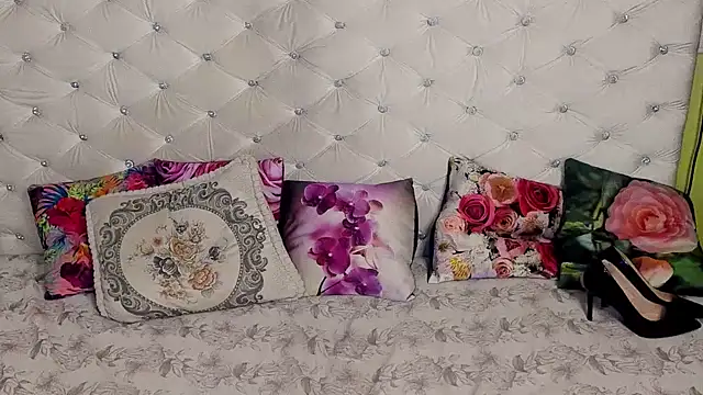 DoraMay live sex cam