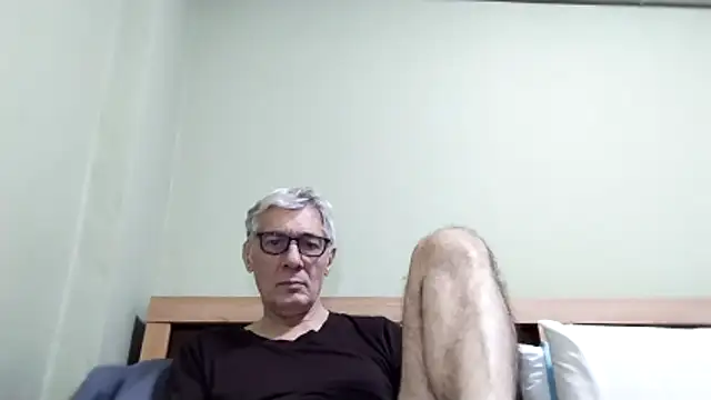 BIGUNCUTHARDCOCK live sex cam