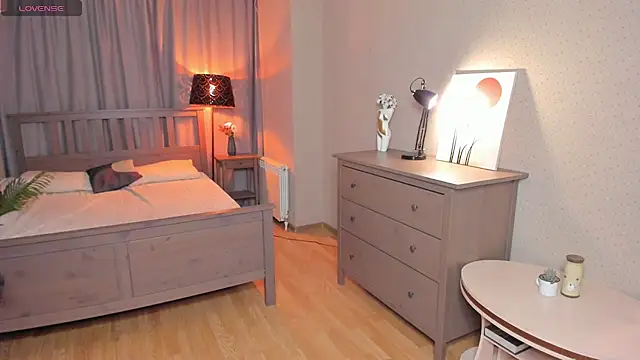 OdellaFrake live sex cam