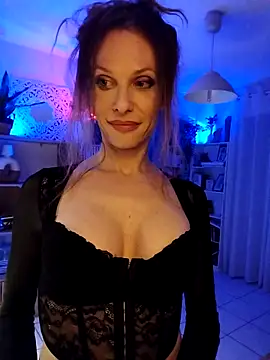 Luna_Kitanna live sex cam