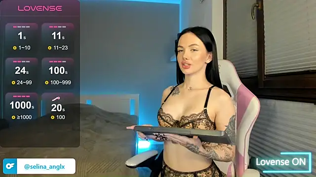 SelinaStorm live sex cam