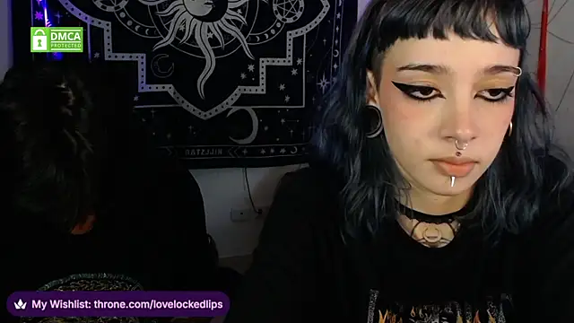 lovelockedlips live sex cam