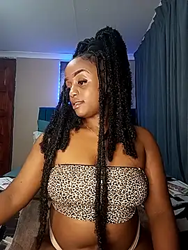 Queen-Chocolate live sex cam