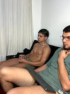 mirallesandbig live sex cam