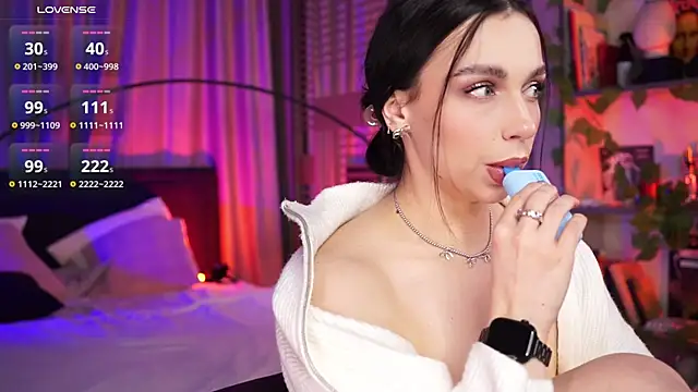 LunaNight live sex cam