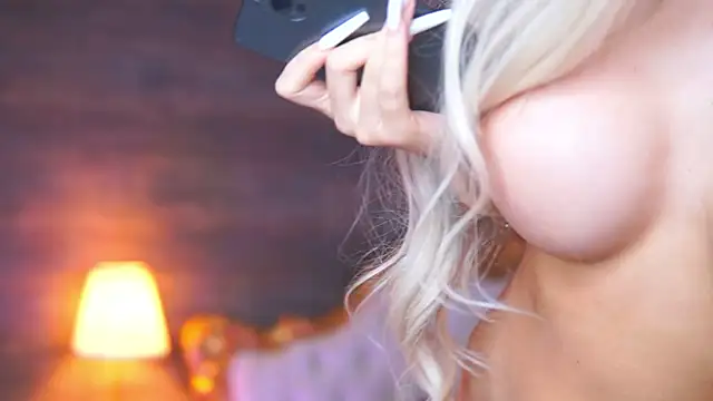 Juicy_Jessye live sex cam