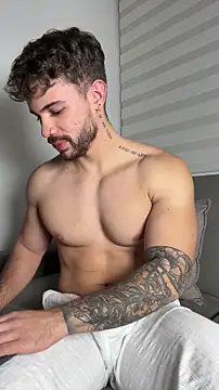 Valenthino_Salvatore live sex cam