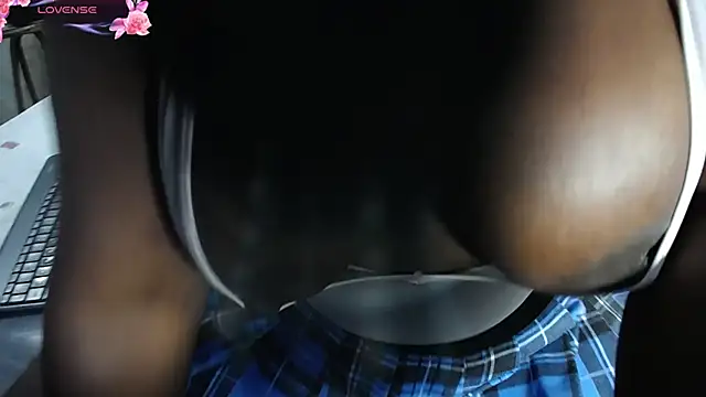 YHENDELYN_STONE live sex cam